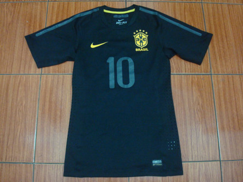 maillot brésil particulier 2010 rétro