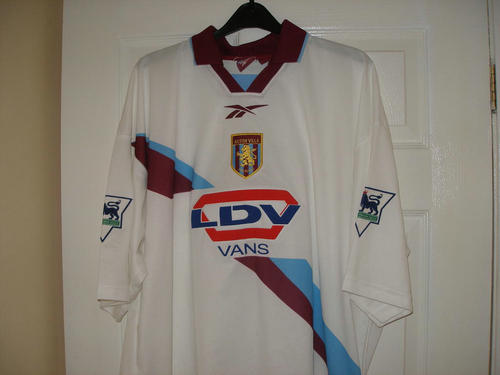 maillot de foot aston villa exterieur 1999-2000 rétro