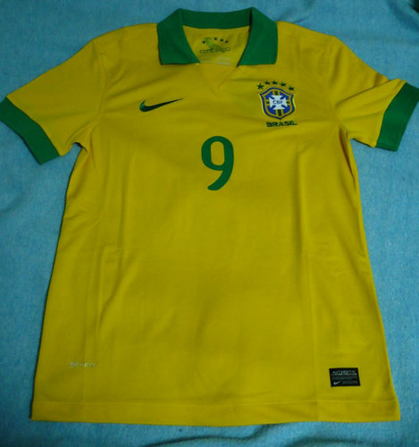 maillot de foot brésil domicile 2013-2014 rétro