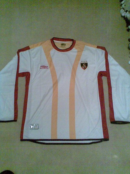 maillot de galatasaray domicile 2004-2005 rétro