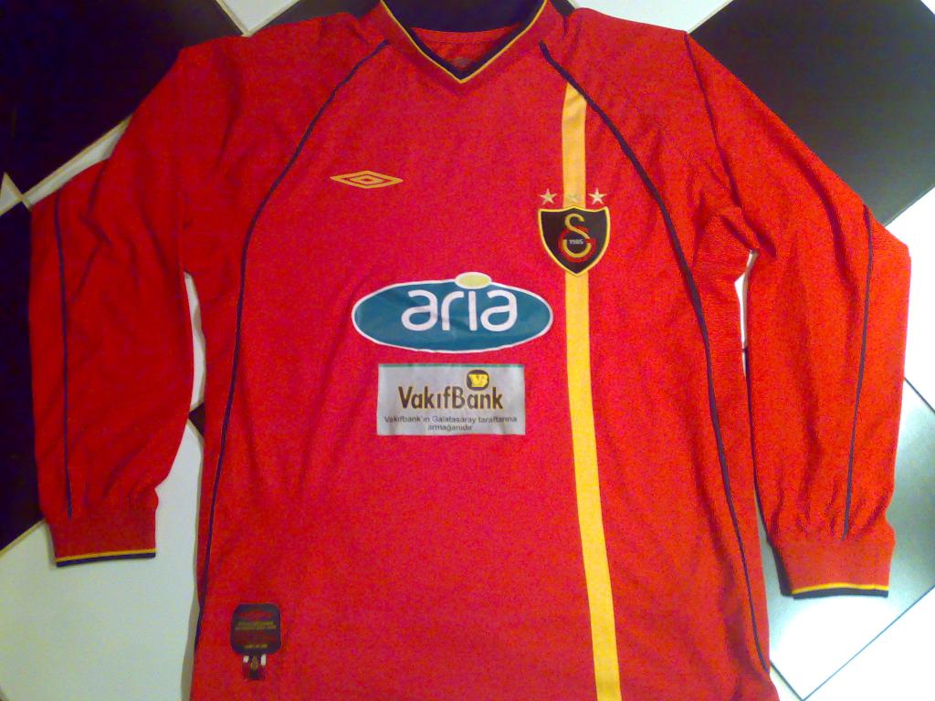 maillot de galatasaray particulier 2003-2004 rétro