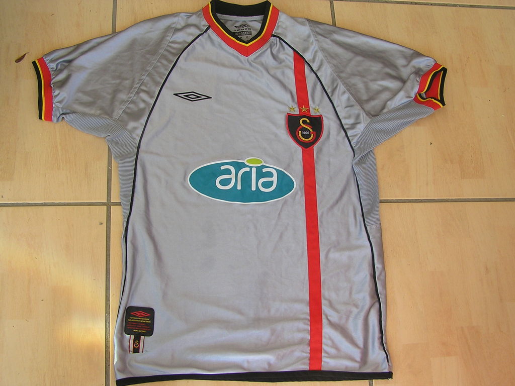 maillot de galatasaray third 2002-2003 rétro