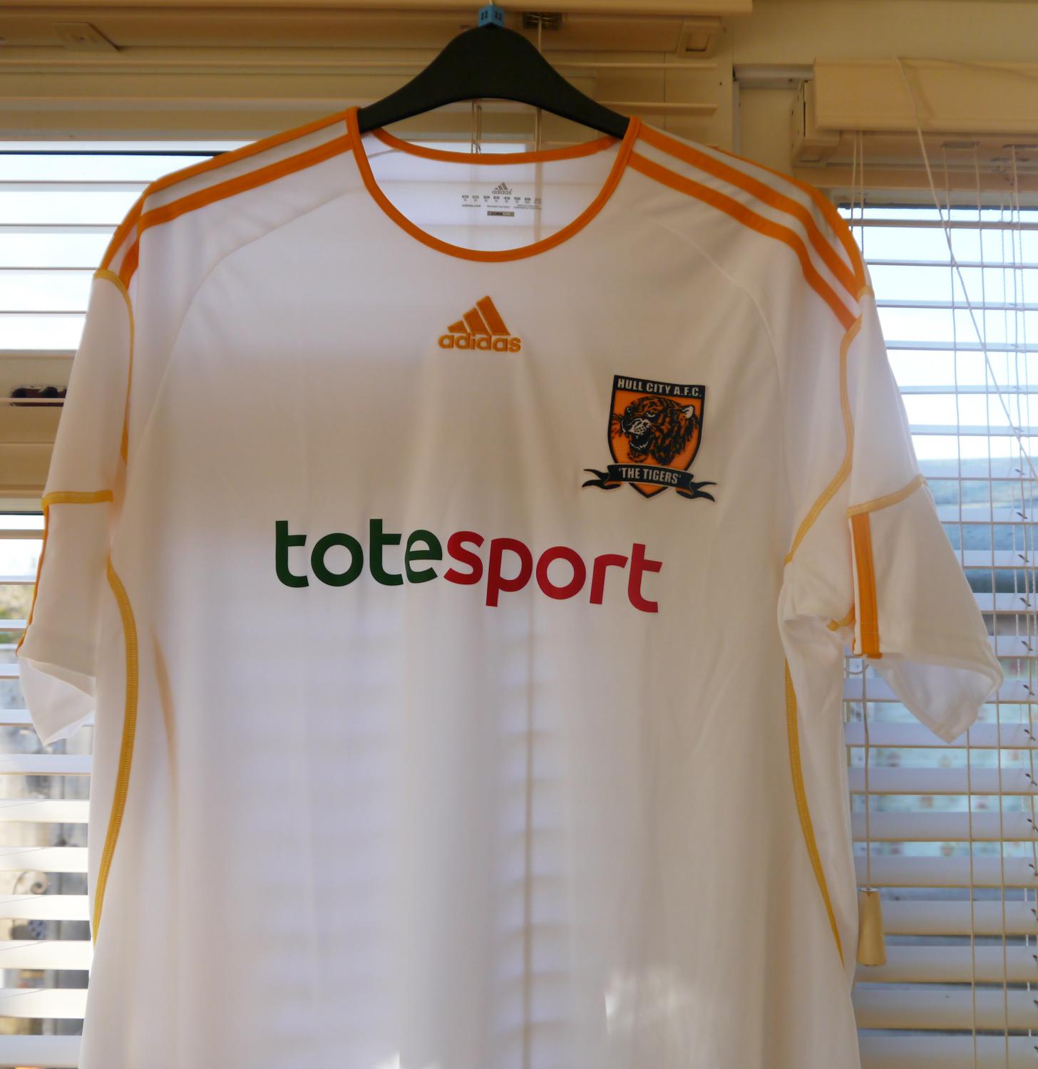 maillot de hull city exterieur 2010-2011 rétro