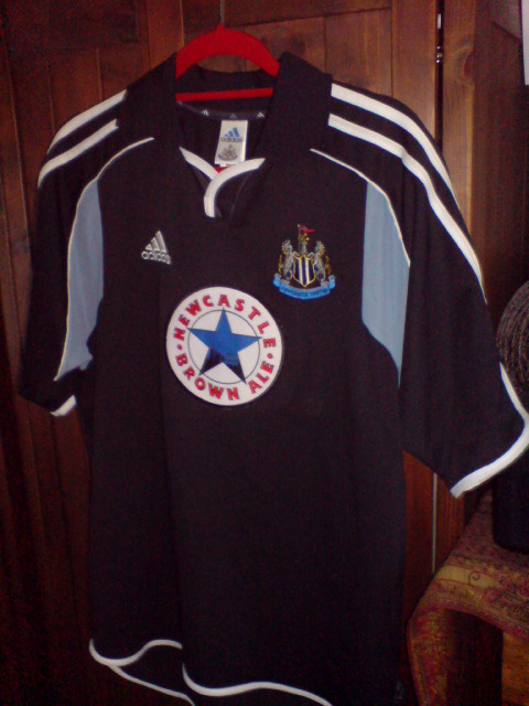 maillot de newcastle united particulier 2000-2001 rétro