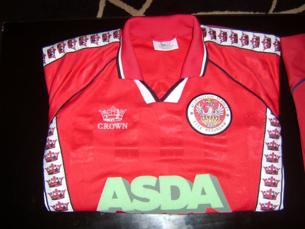 maillot équipe de accrington stanley domicile 1998-1999 rétro