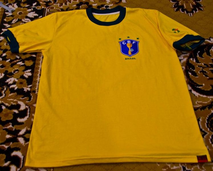 maillot équipe de brésil réplique 1982-1986 pas cher