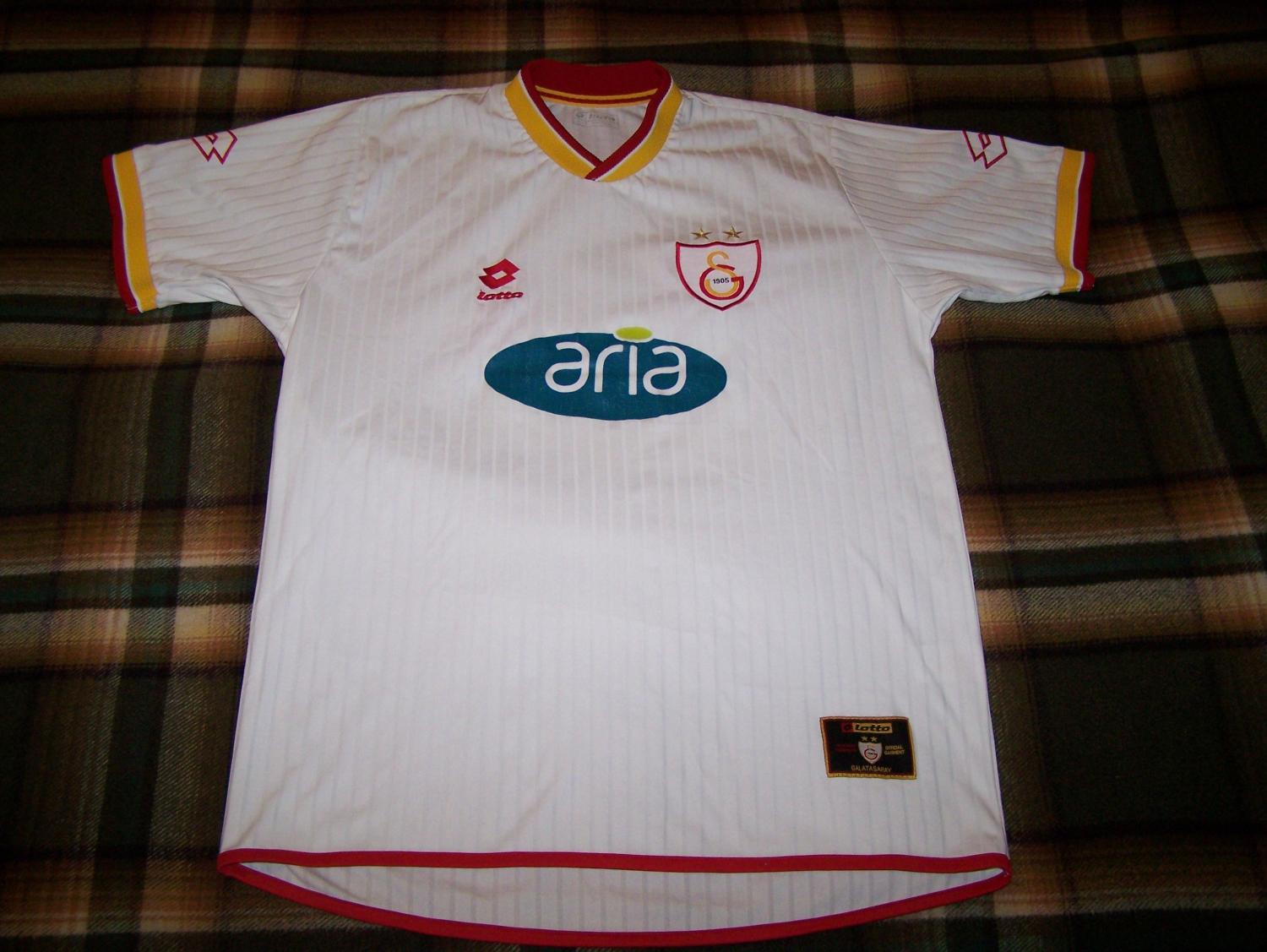 maillot équipe de galatasaray exterieur 2001-2002 rétro