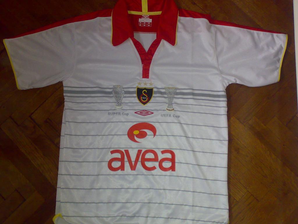 maillot équipe de galatasaray particulier 2001-2002 rétro