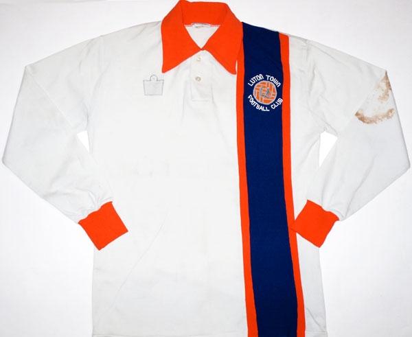 maillot équipe de luton town exterieur 1975-1976 rétro