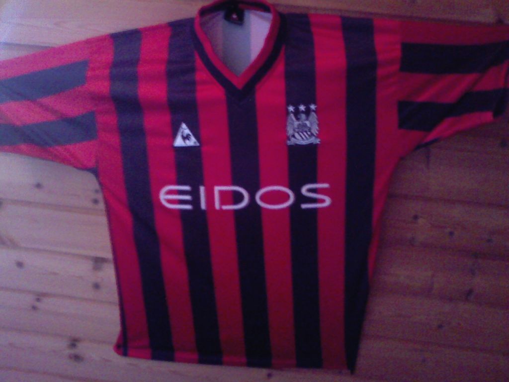 maillot équipe de manchester city particulier 1999-2002 rétro