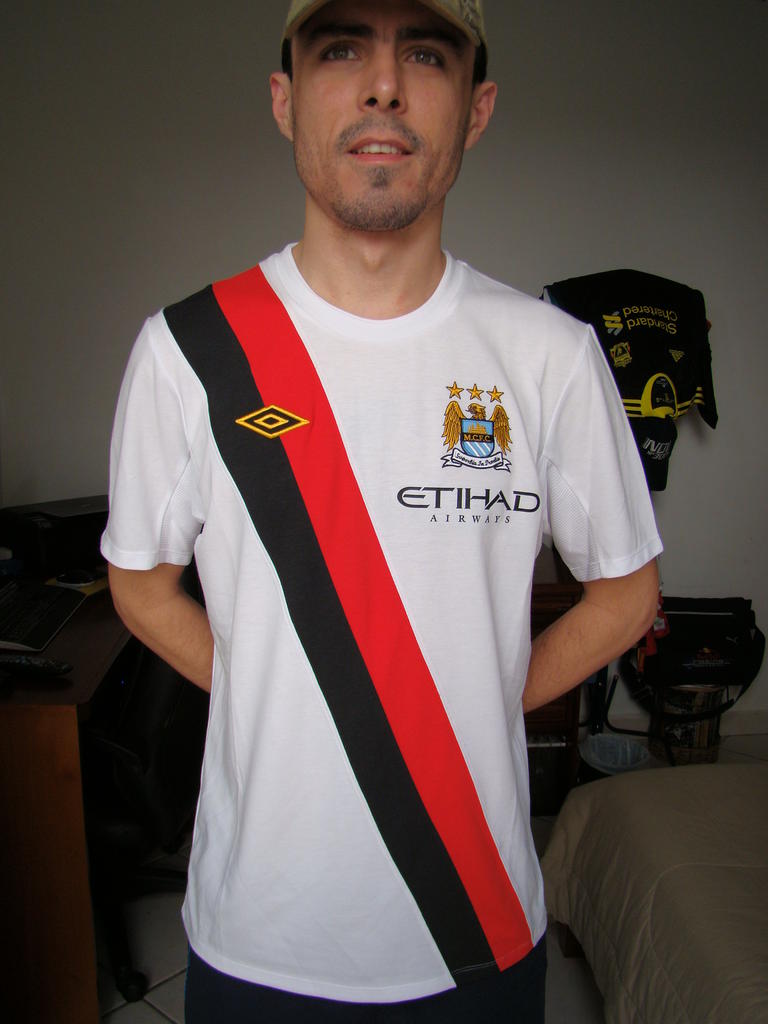 maillot équipe de manchester city third 2009-2011 rétro