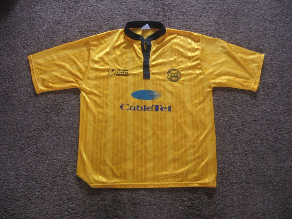 maillot équipe de newport county afc domicile 1996-1997 rétro