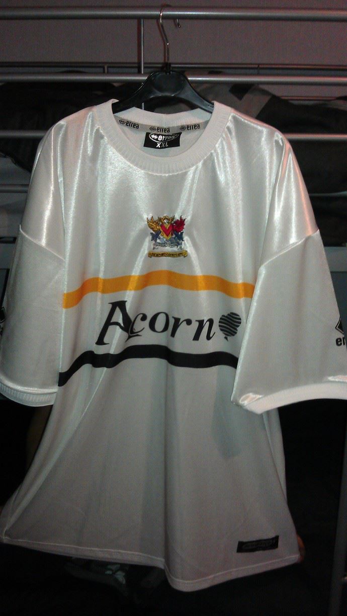 maillot équipe de newport county afc exterieur 1999-2001 rétro