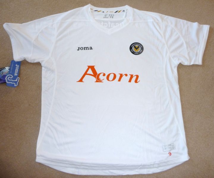 maillot équipe de newport county afc particulier 2009 rétro