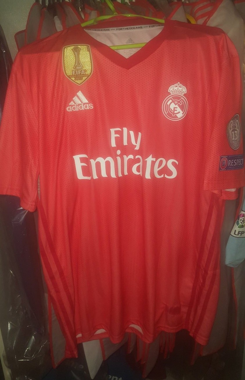 maillot équipe de real madrid exterieur 2018-2019 rétro