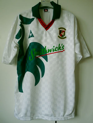 maillot glentoran exterieur 1996-1997 rétro