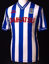 maillot huddersfield town domicile 1984-1985 rétro