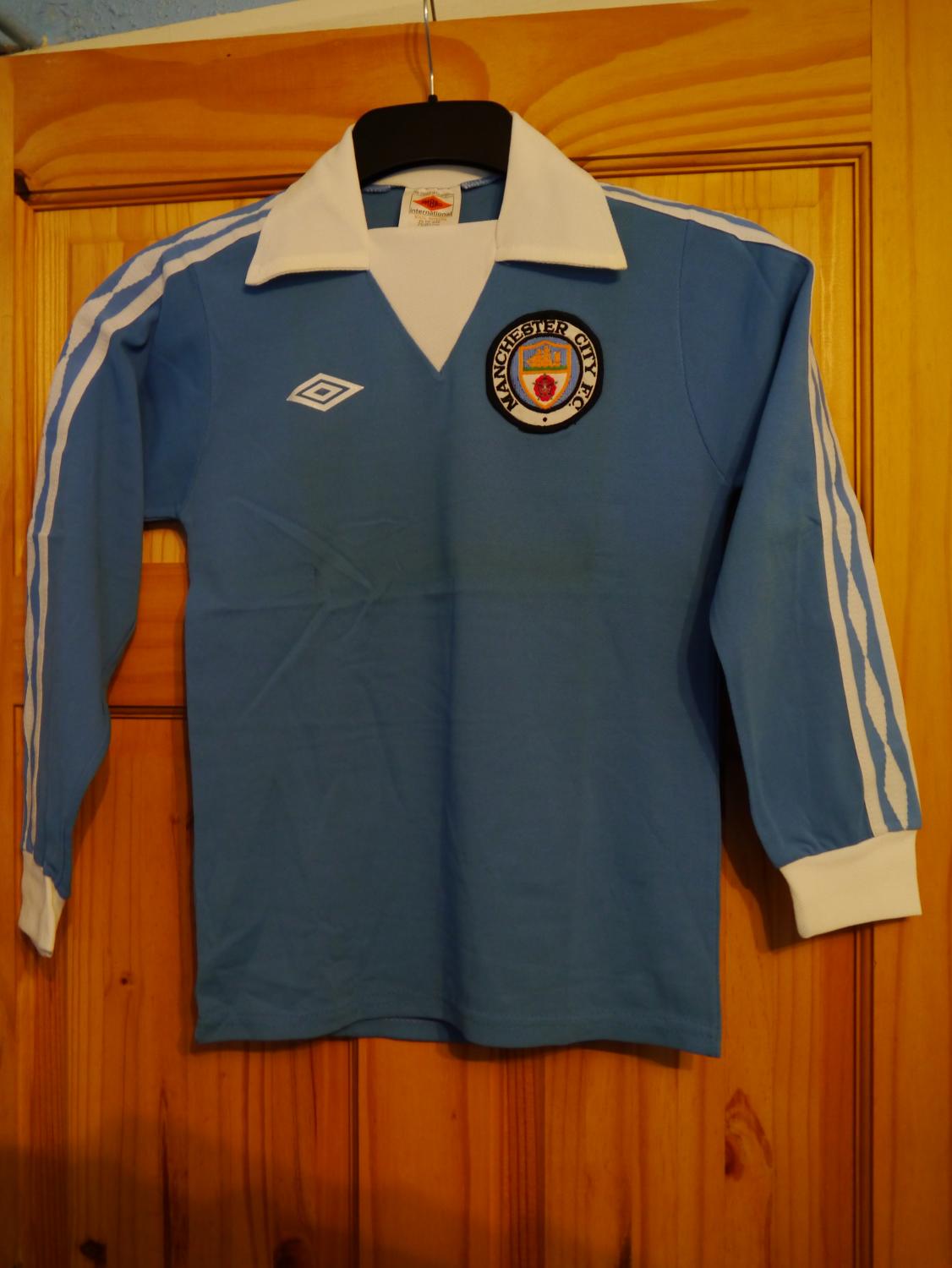 maillot manchester city domicile 1975-1976 rétro