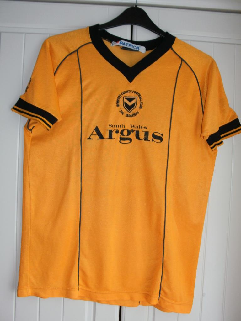 maillot newport county afc domicile 1983-1984 rétro