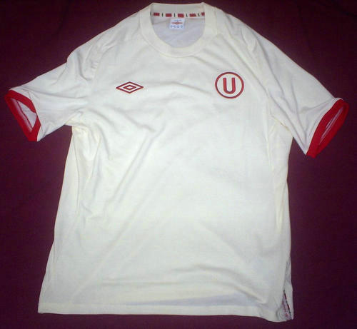 maillot universitario domicile 2011 pas cher