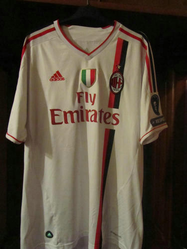 maillots ac milan exterieur 2011-2012 rétro